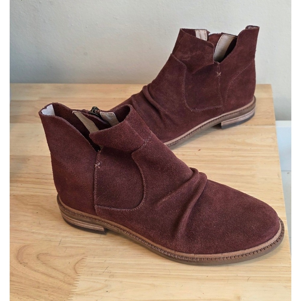 Kelsi Dagger Brooklyn Womens 6.5 Ankle Boots Burgundy Suede Slouchy Ruched Flat